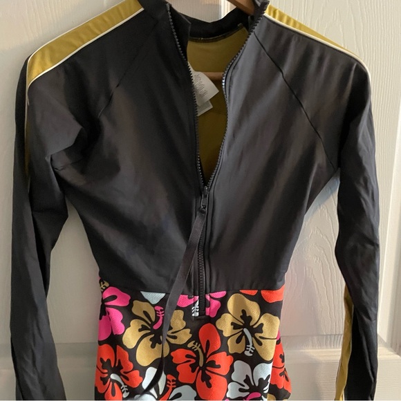 Rip Curl Hibiscus Heat Splice One Piece Surf Suit - Picture 10 of 13